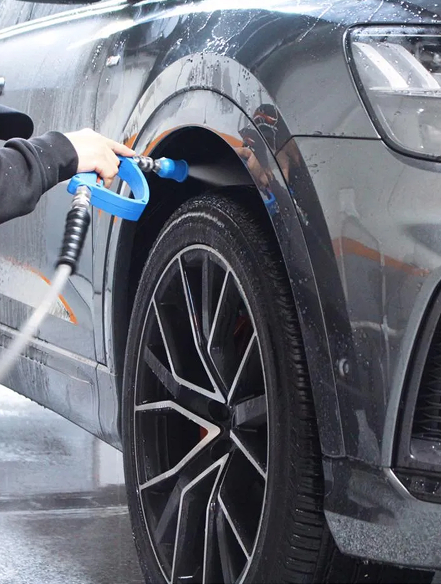 Car detailing professional